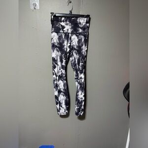 Lulu lemon Black and White Tie-Dye Leggings